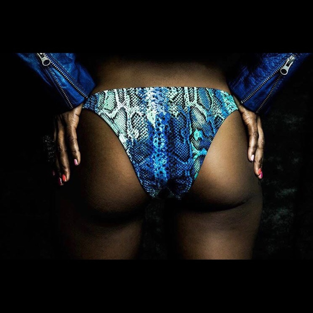 Bikini red print with heart strings